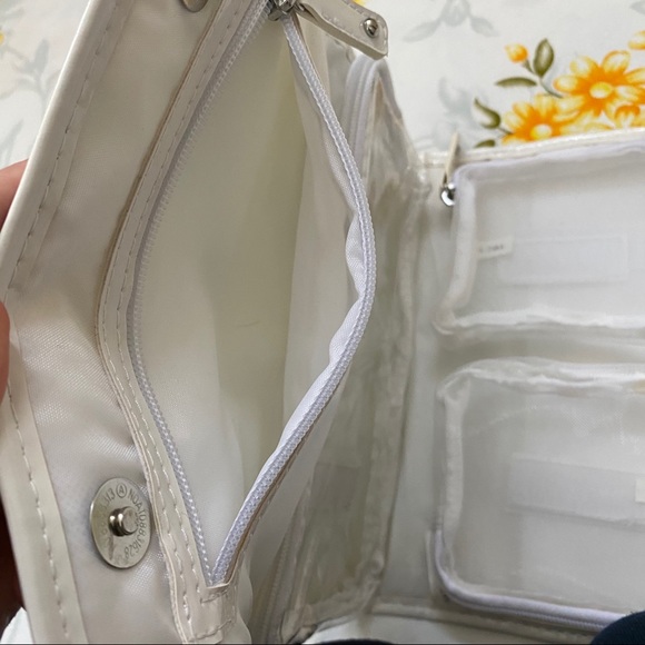 Travel Bag Foldable Makeup Toiletries Clutch - Picture 6 of 10